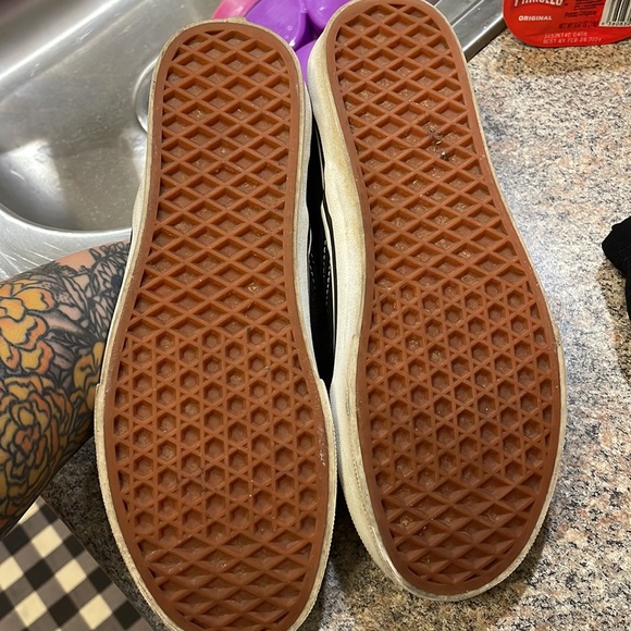 Vans - Picture 2 of 4